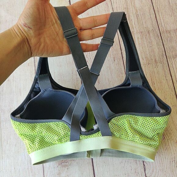 Victoria's Secret VSX Knockout Front Closure Sports Bra - Picture 6 of 11